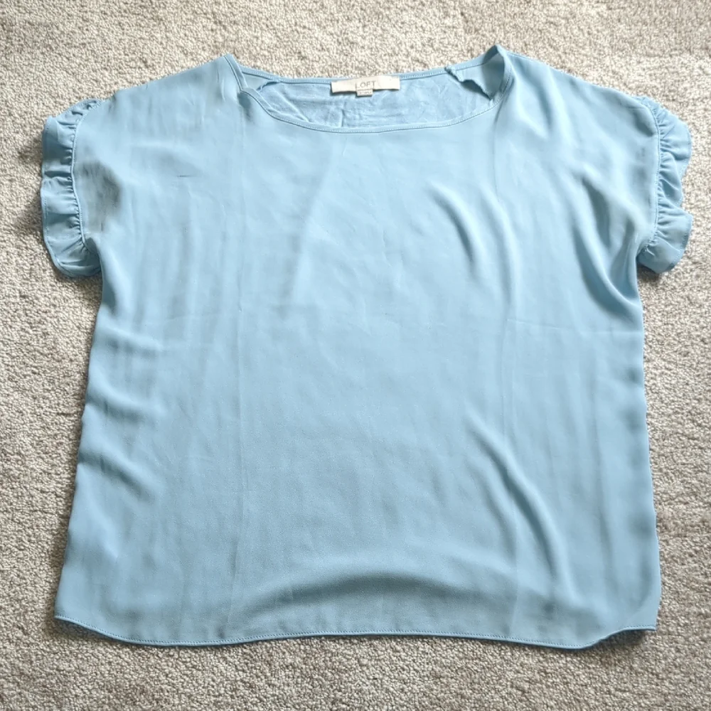 LOFT Ruffle Top - Picture 1 of 4